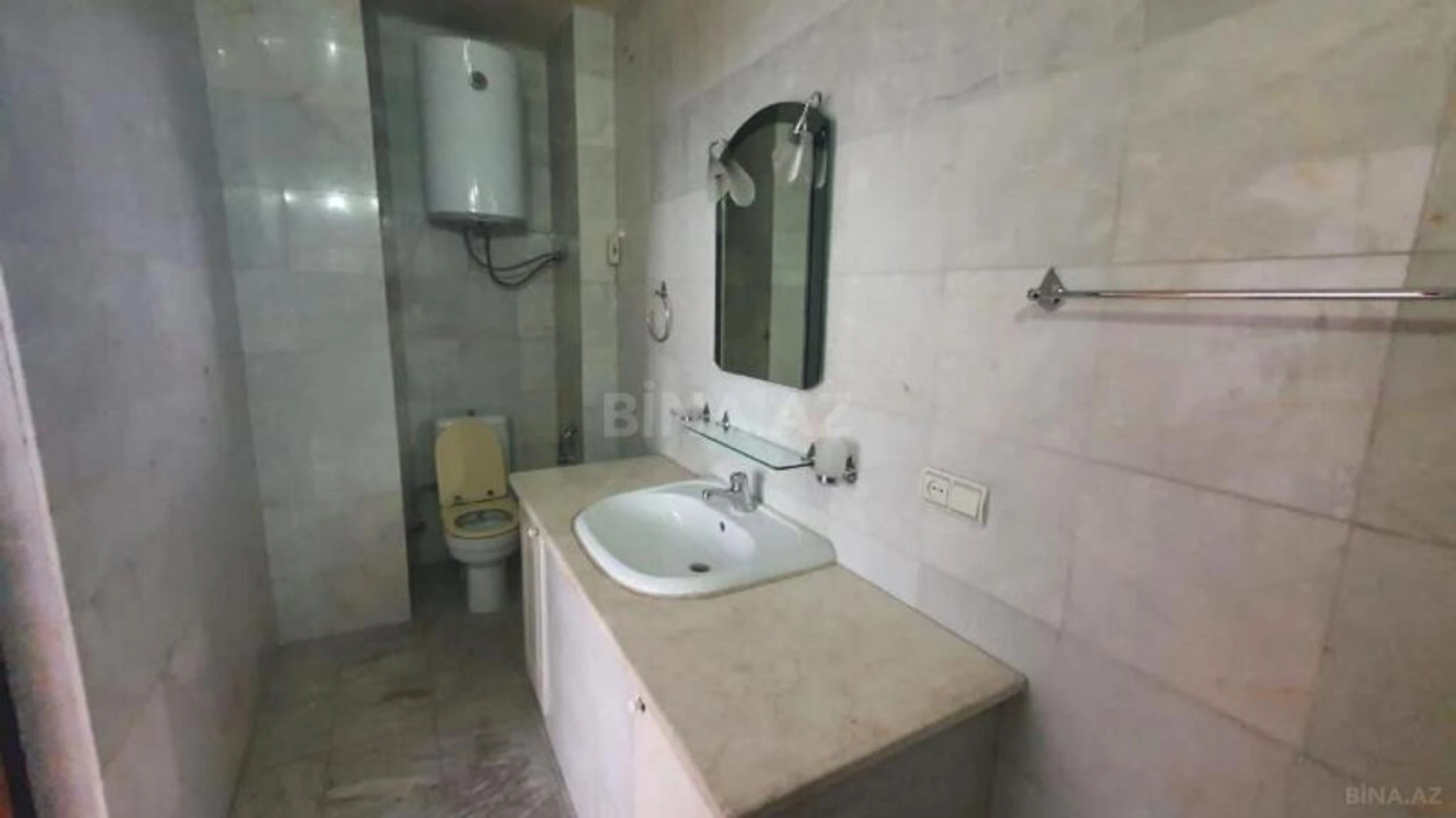 Satılır obyekt 880 m²