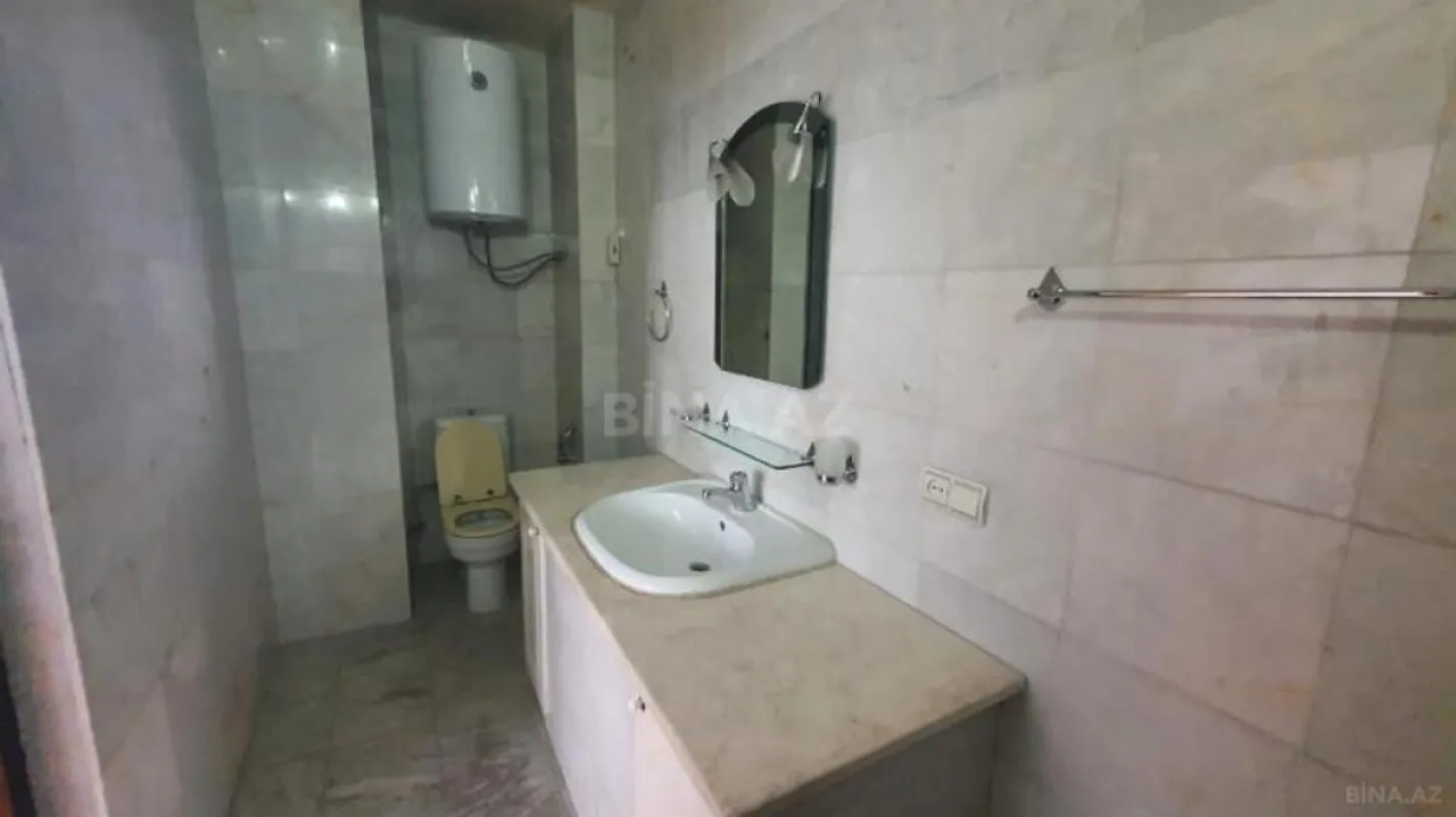 Satılır obyekt 880 m²