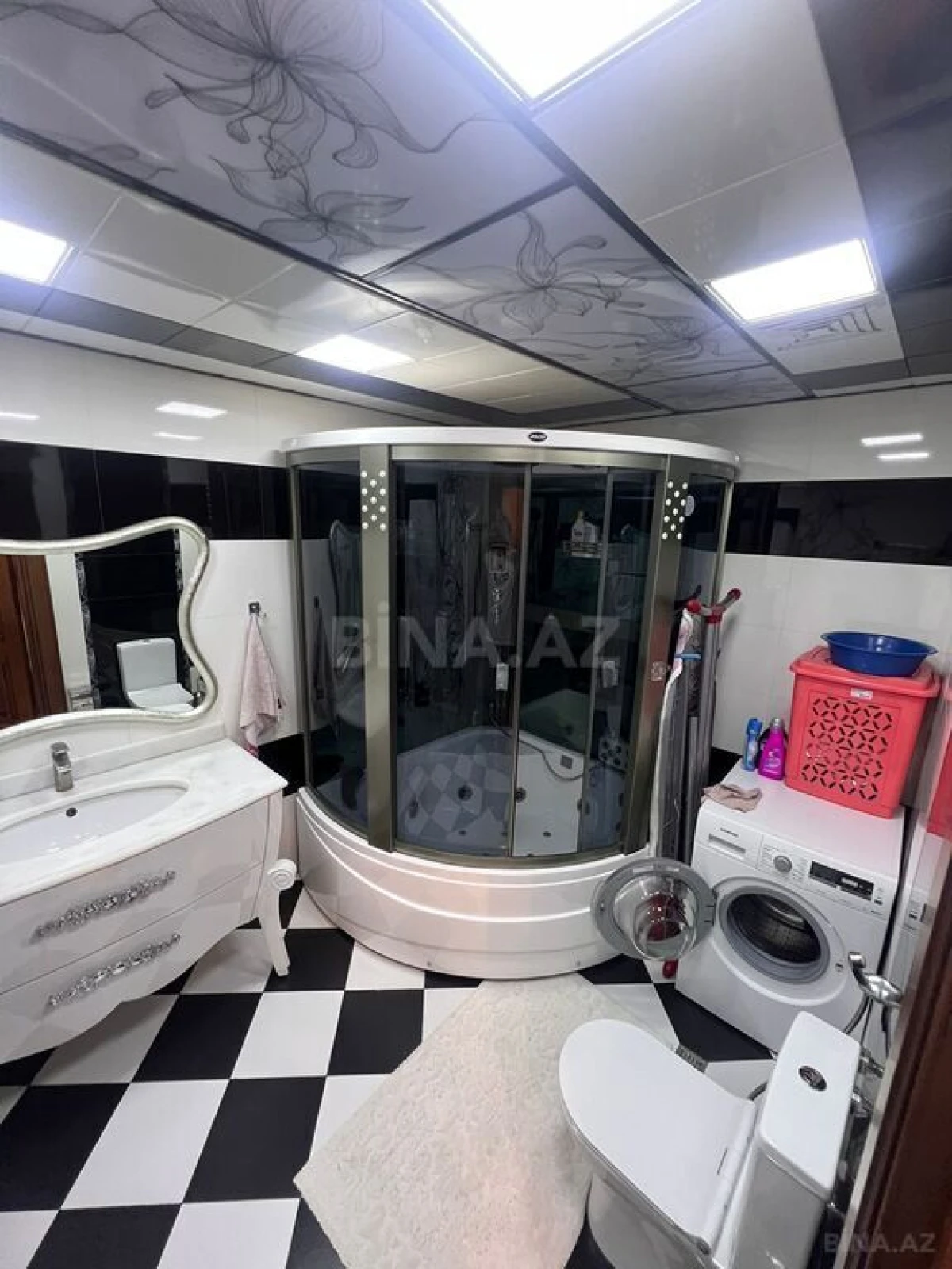 Satılır 4 otaqlı mənzil 192 m²