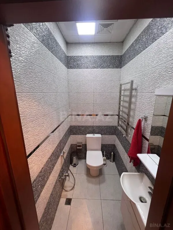 Satılır 4 otaqlı mənzil 192 m²