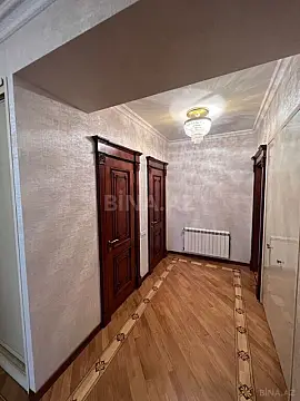 Satılır 4 otaqlı mənzil 192 m²