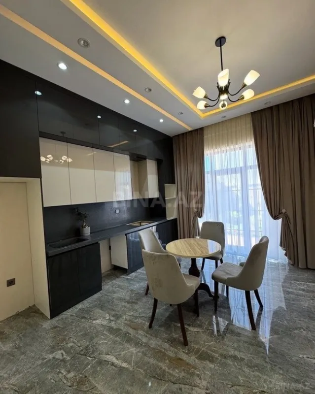 Kirayə verilir 5 otaqlı həyət evi 300 m²