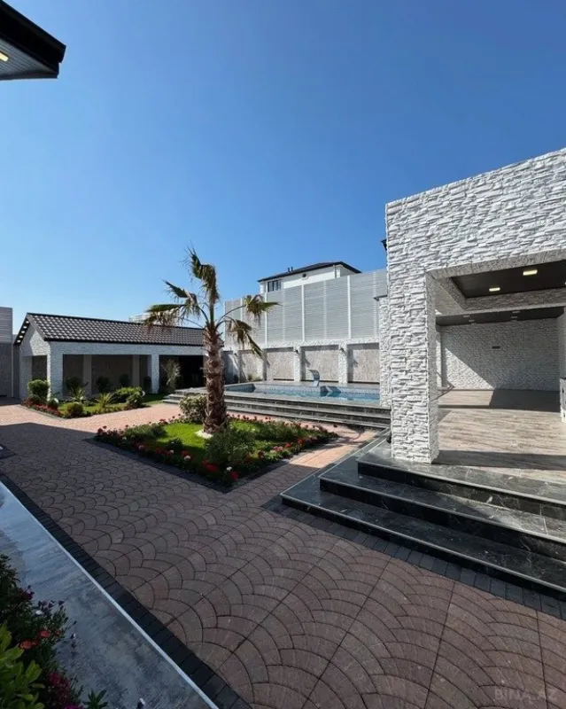 Kirayə verilir 5 otaqlı həyət evi 300 m²