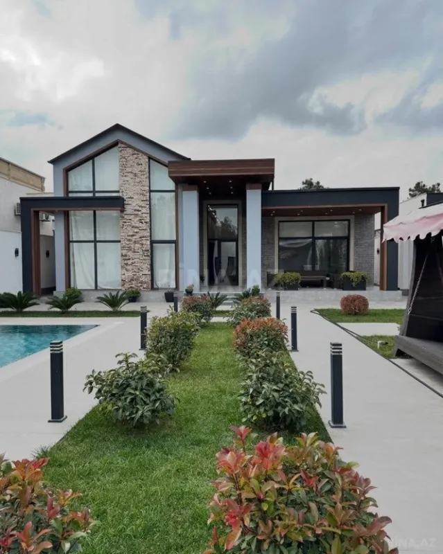 Kirayə verilir 5 otaqlı həyət evi 300 m²
