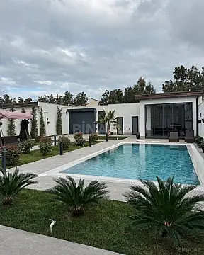 Kirayə verilir 5 otaqlı həyət evi 300 m²