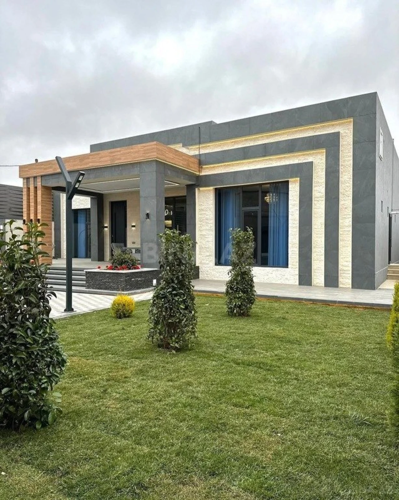 Kirayə verilir 5 otaqlı həyət evi 300 m²