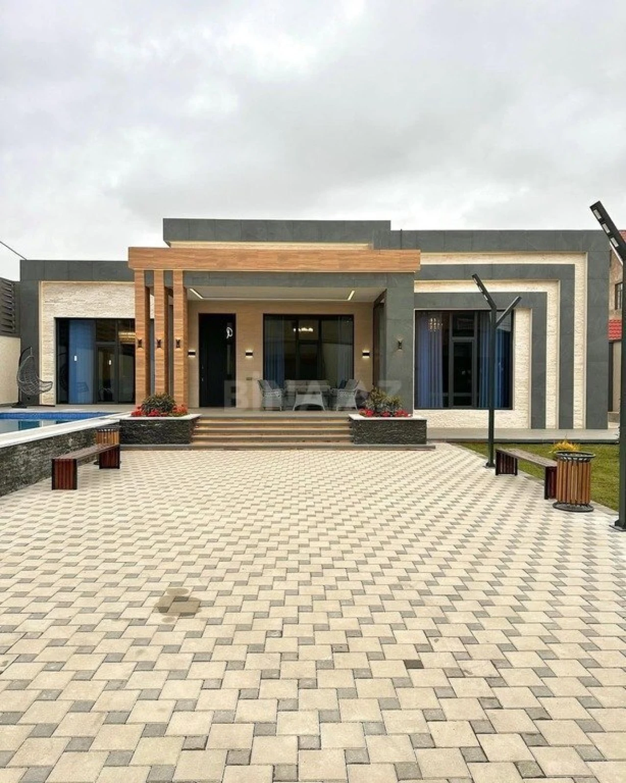 Kirayə verilir 5 otaqlı həyət evi 300 m²