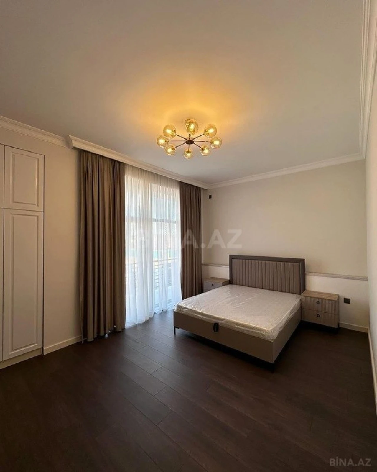 Kirayə verilir 6 otaqlı həyət evi 400 m²