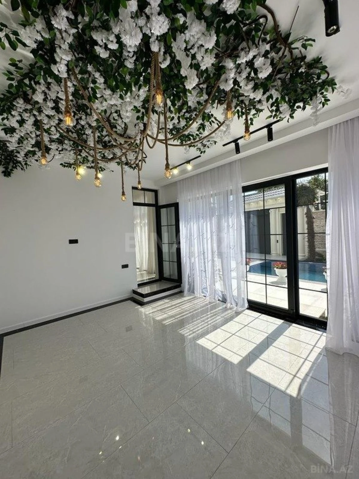 Kirayə verilir 4 otaqlı həyət evi 280 m²