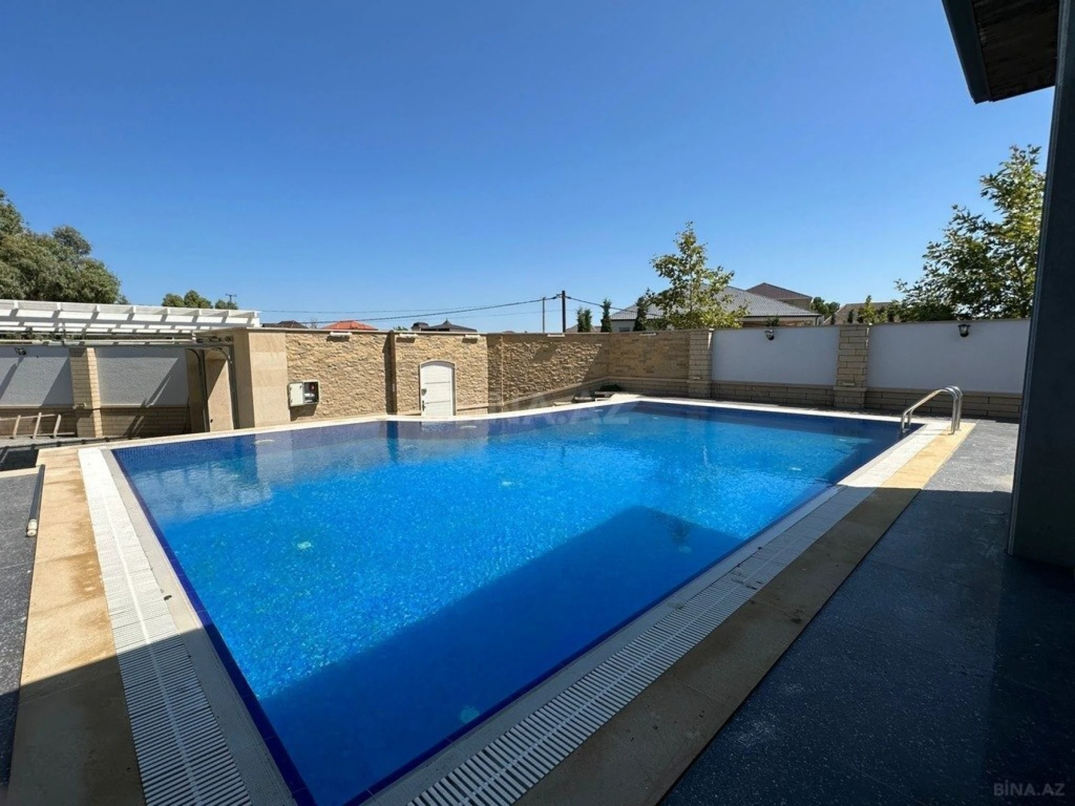 Kirayə verilir 4 otaqlı həyət evi 260 m²