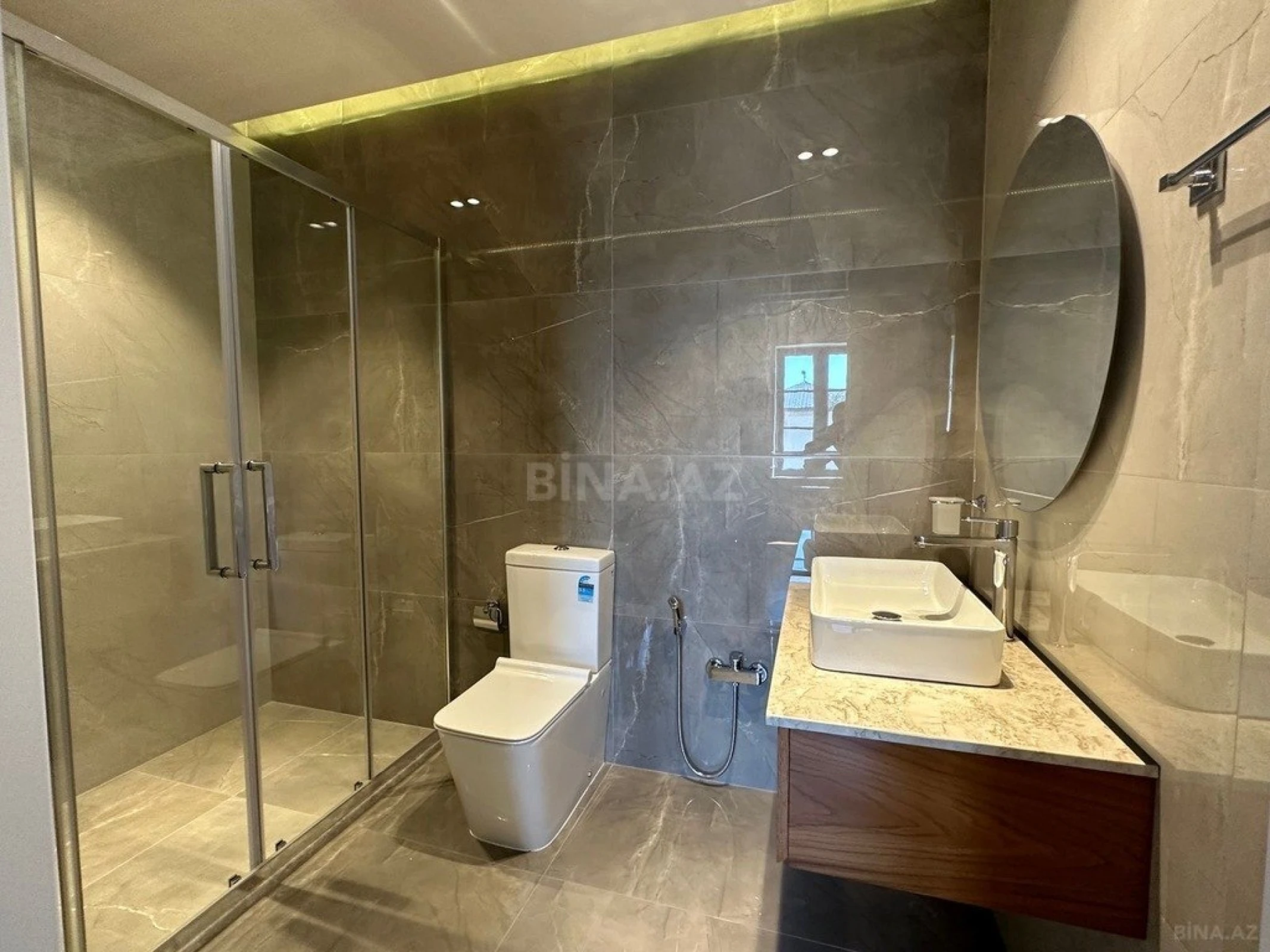 Kirayə verilir 4 otaqlı həyət evi 260 m²