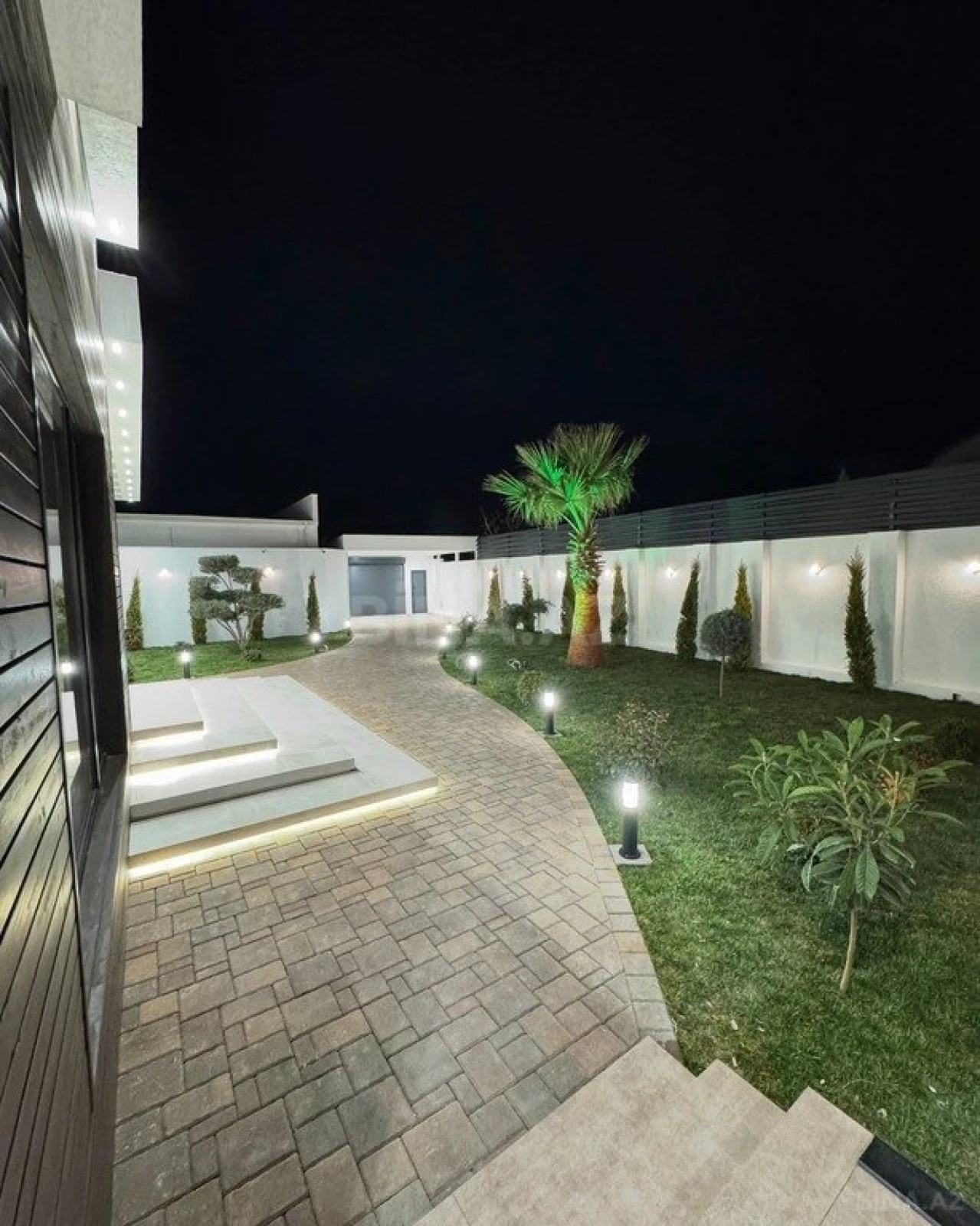 Kirayə verilir 5 otaqlı həyət evi 358 m²