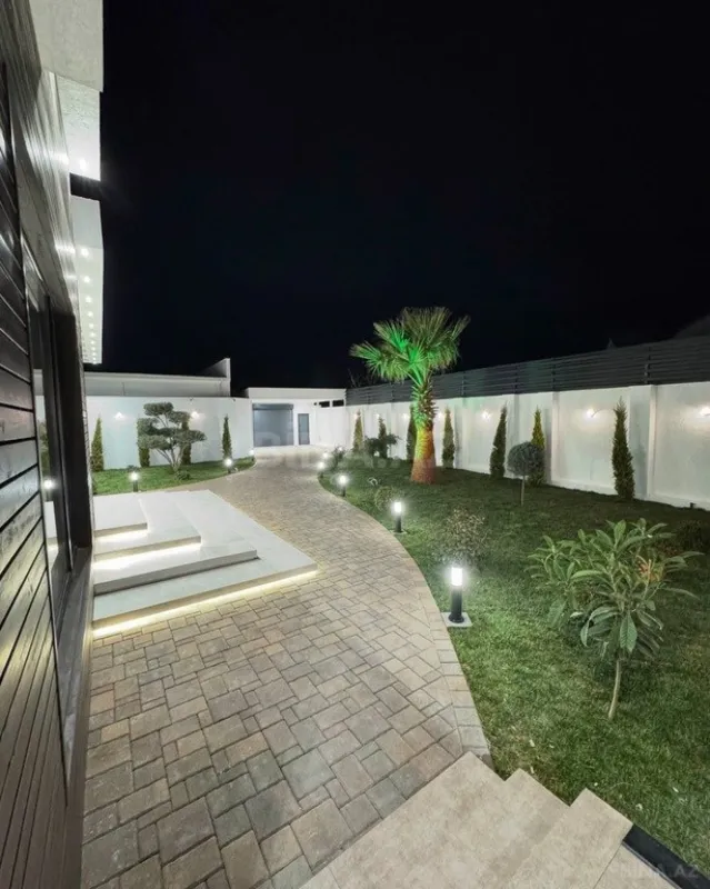 Kirayə verilir 5 otaqlı həyət evi 358 m²