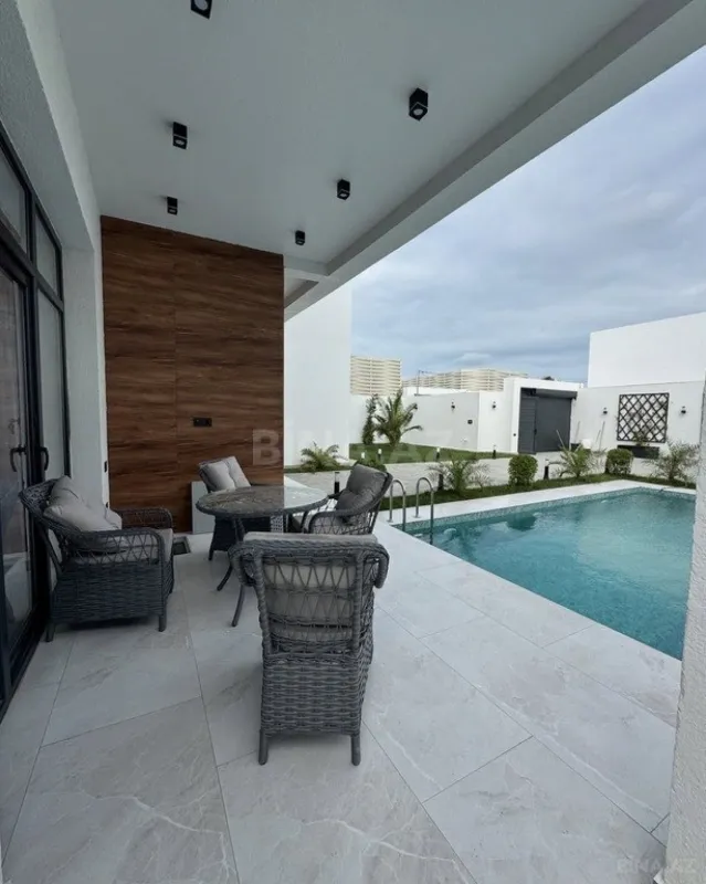 Kirayə verilir 6 otaqlı həyət evi 400 m²