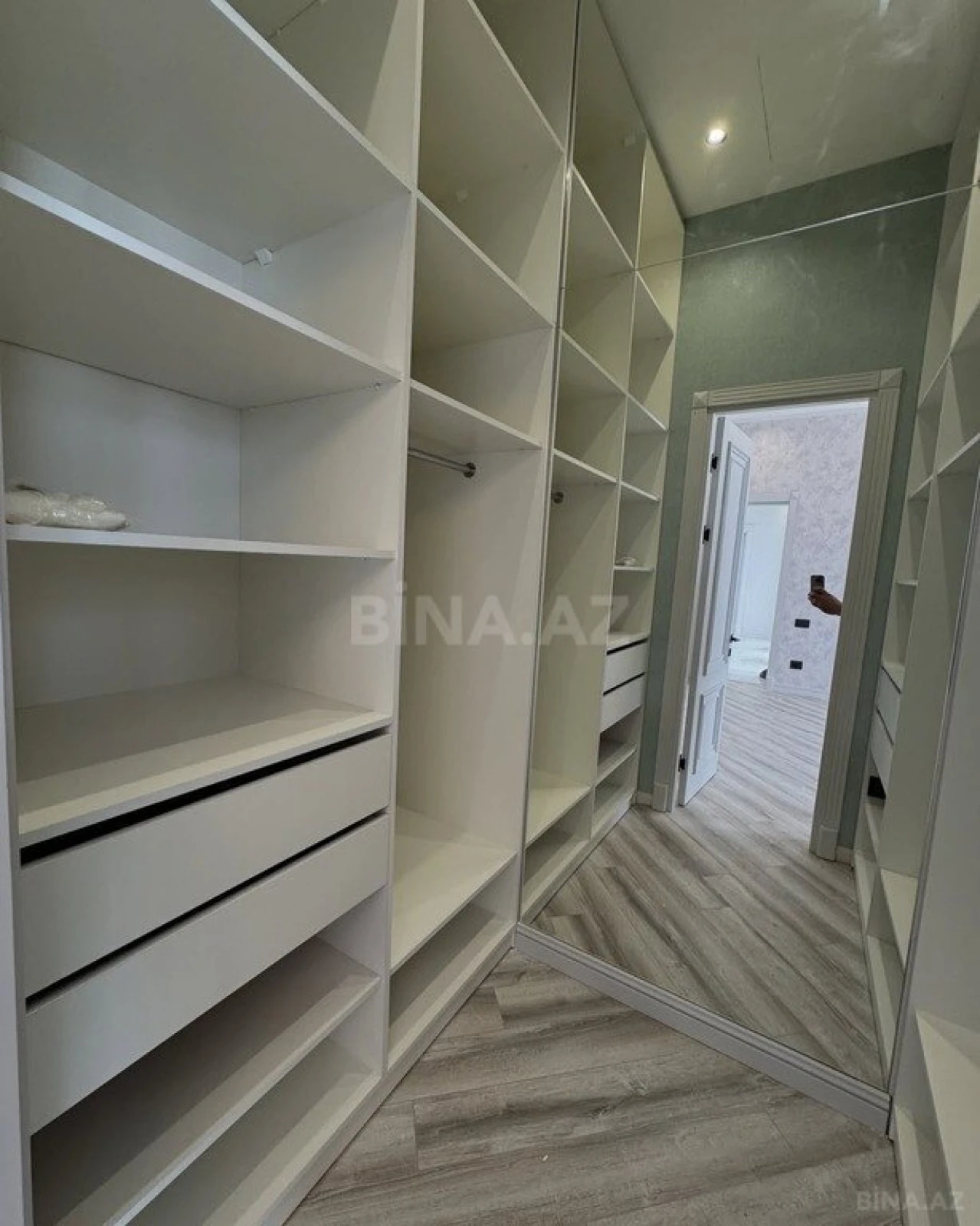 Kirayə verilir 6 otaqlı həyət evi 400 m²