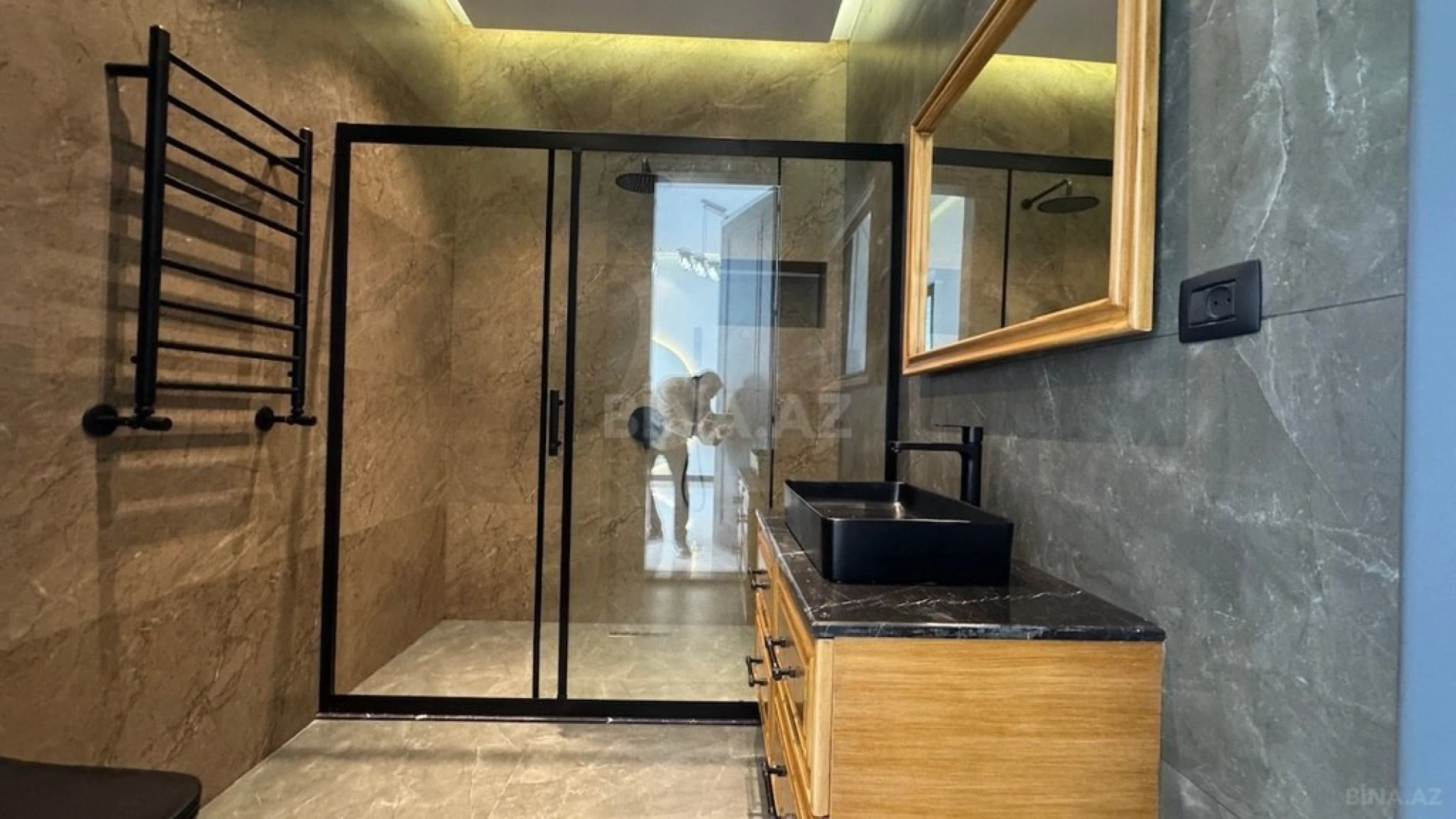 Satılır 5 otaqlı həyət evi 260 m²