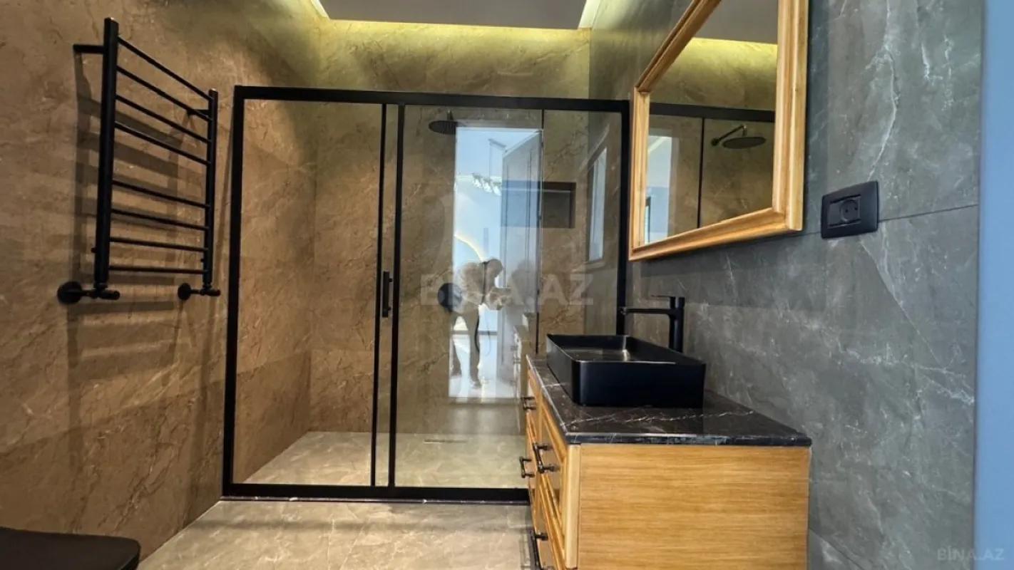 Satılır 5 otaqlı həyət evi 260 m²