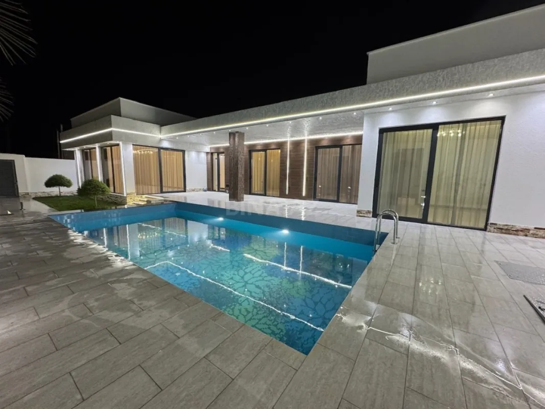 Satılır 5 otaqlı həyət evi 260 m²