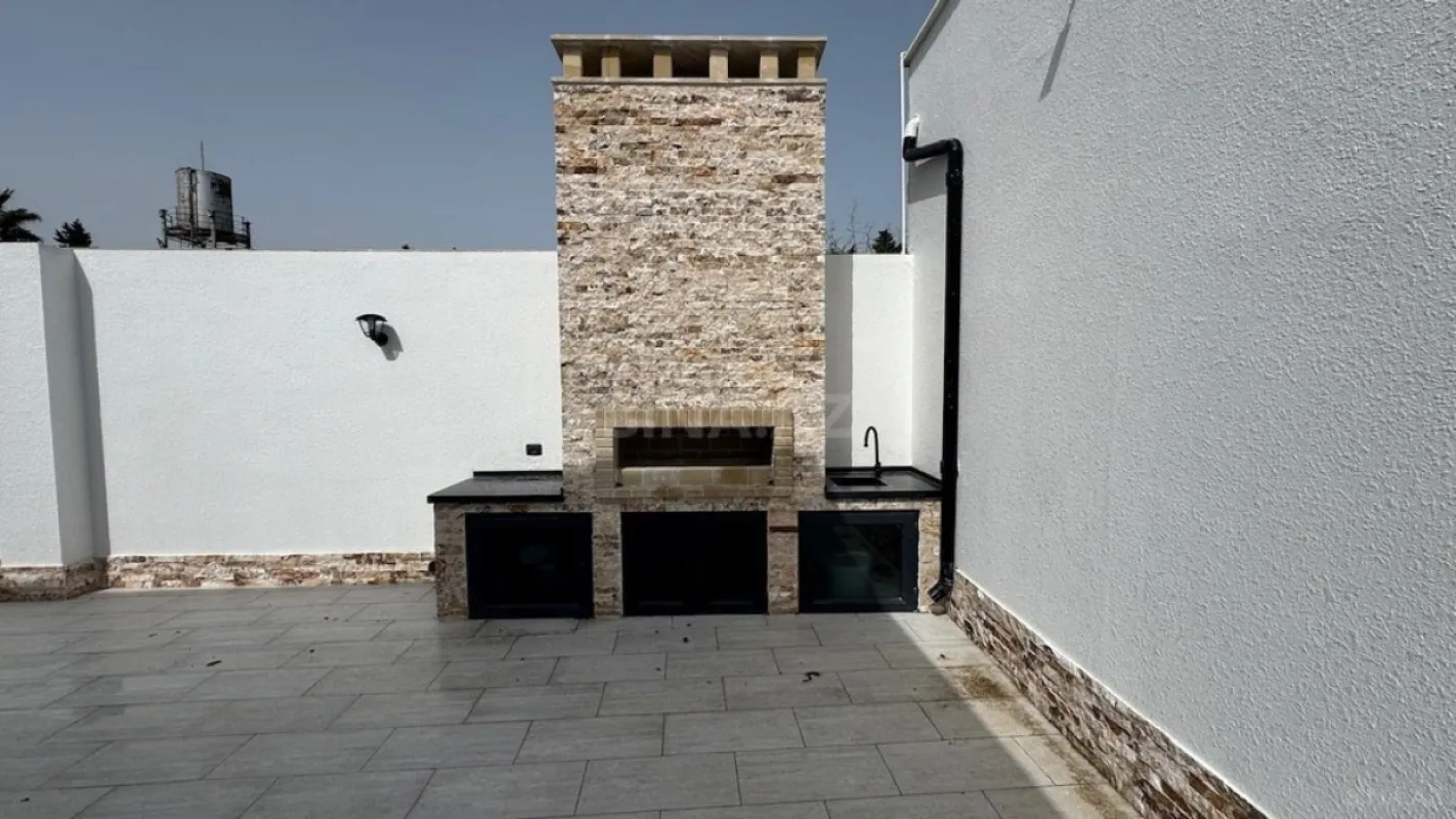 Satılır 5 otaqlı həyət evi 260 m²