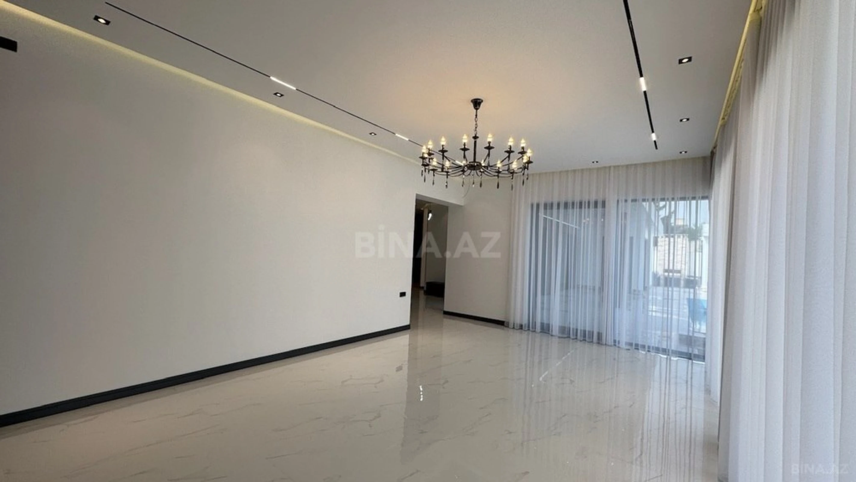 Satılır 5 otaqlı həyət evi 260 m²