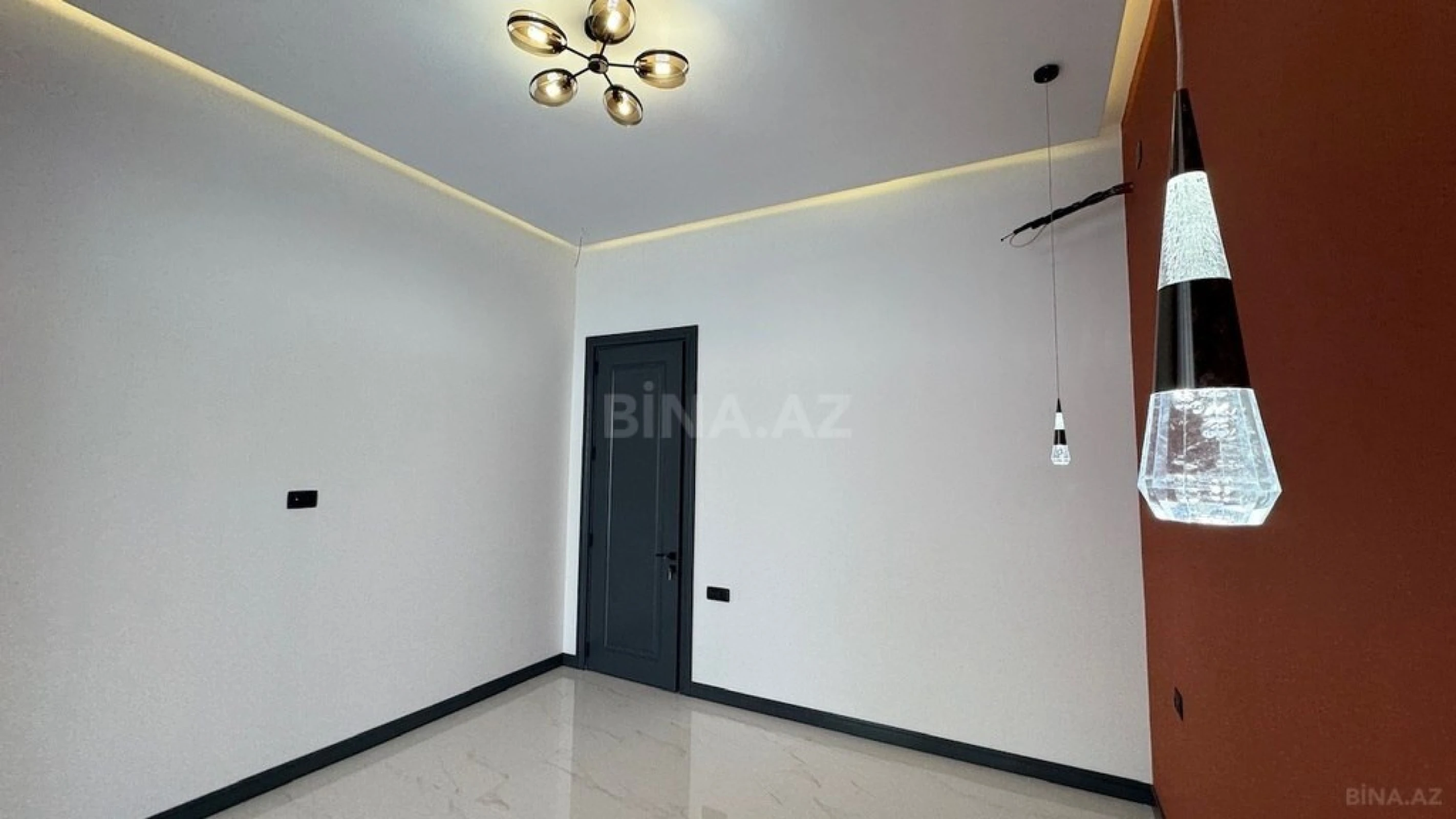 Satılır 5 otaqlı həyət evi 260 m²