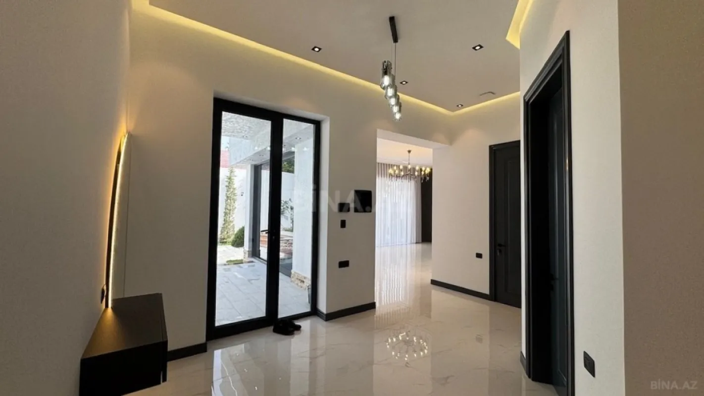 Satılır 5 otaqlı həyət evi 260 m²