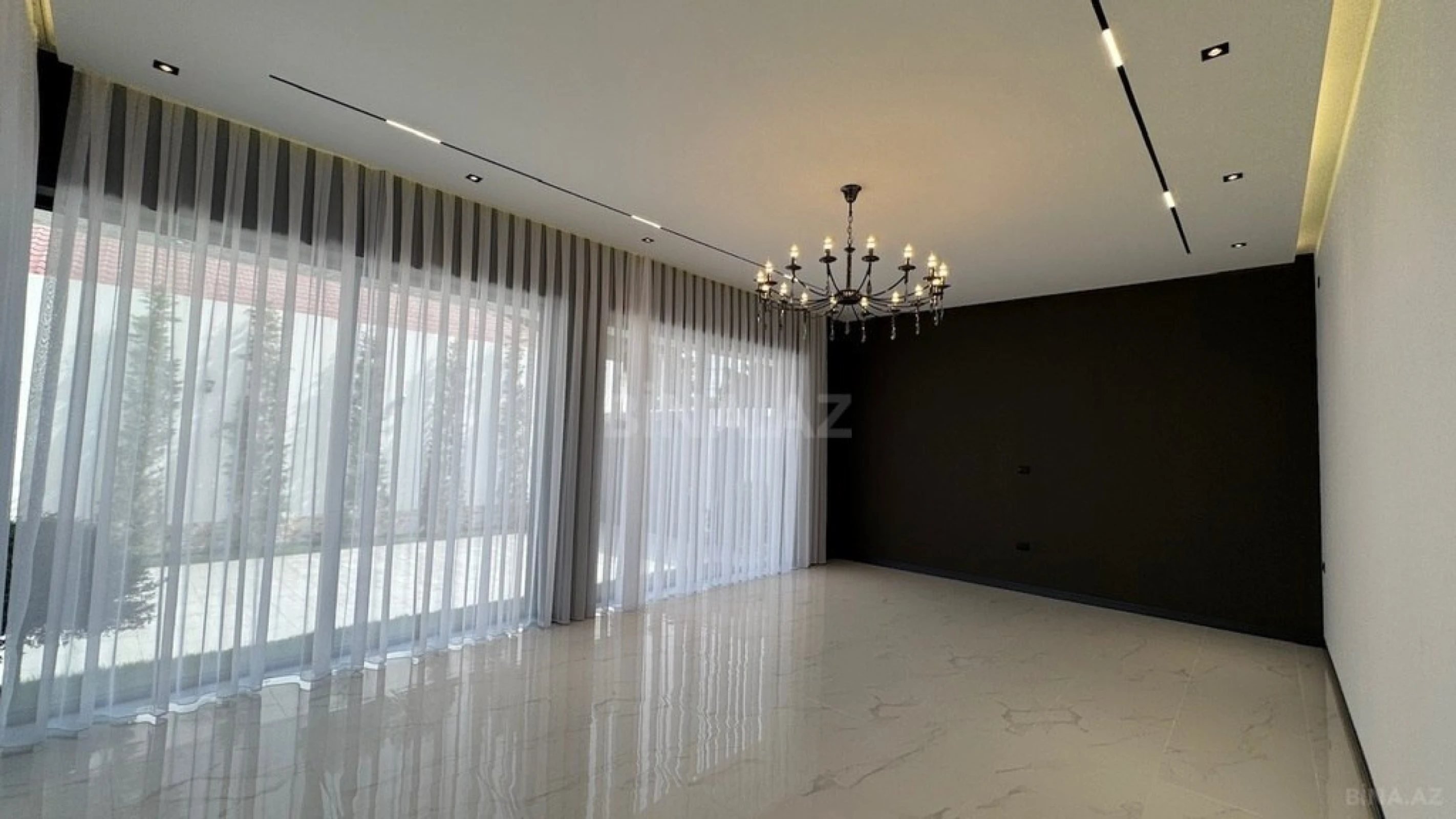 Satılır 5 otaqlı həyət evi 260 m²