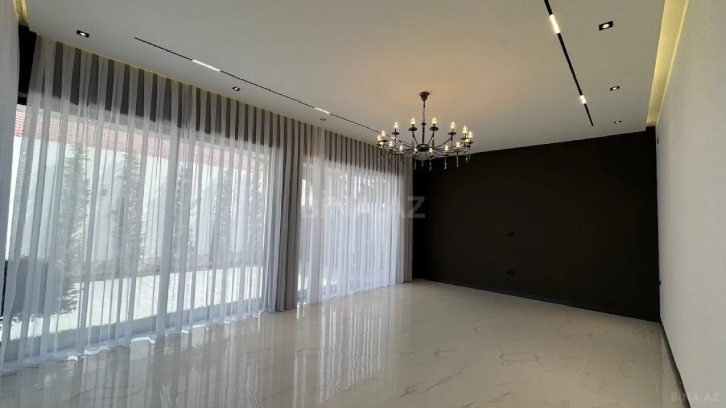 Satılır 5 otaqlı həyət evi 260 m²