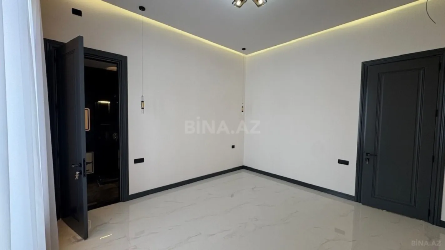 Satılır 5 otaqlı həyət evi 260 m²