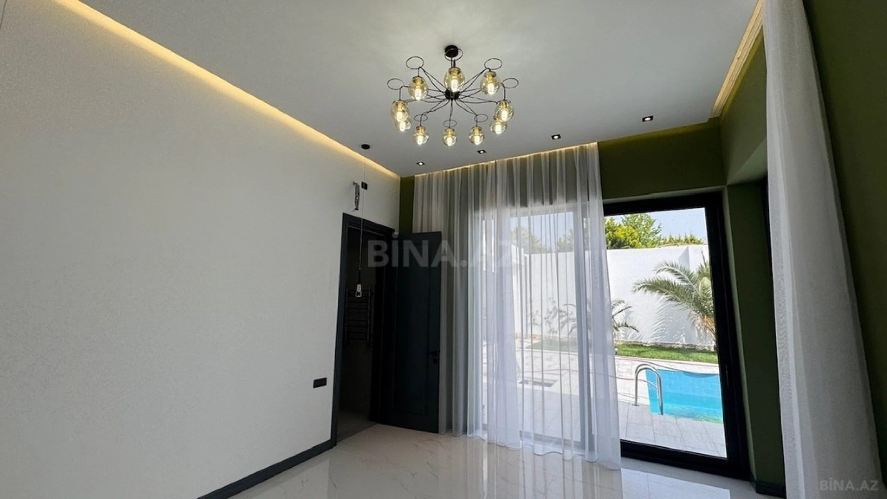 Satılır 5 otaqlı həyət evi 260 m²