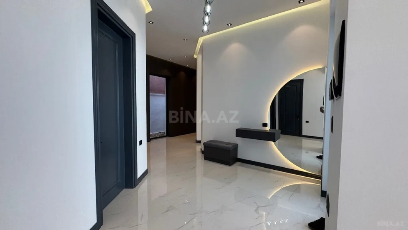 Satılır 5 otaqlı həyət evi 260 m²
