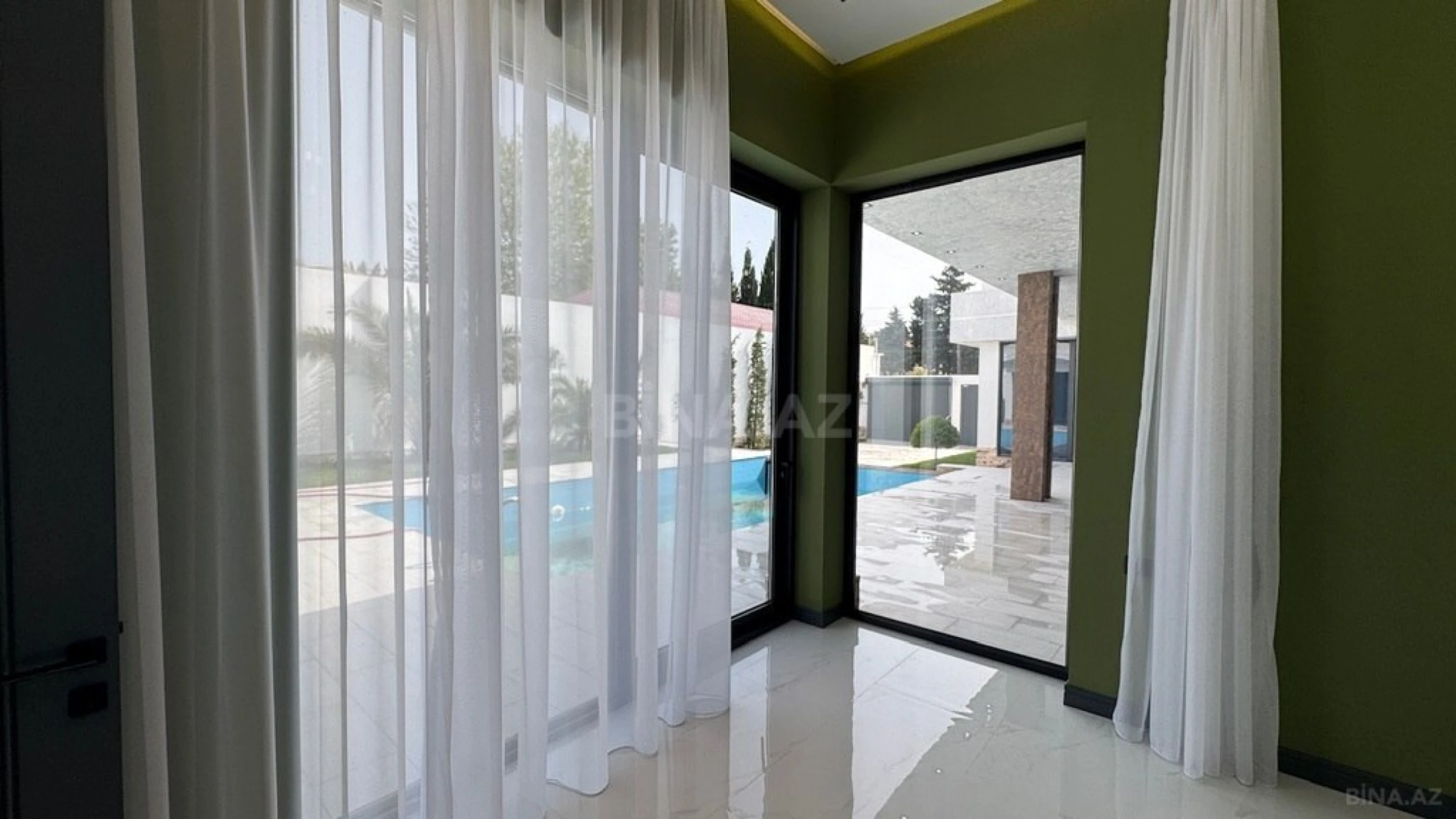 Satılır 5 otaqlı həyət evi 260 m²