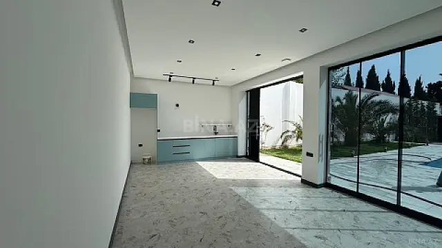 Satılır 5 otaqlı həyət evi 260 m²