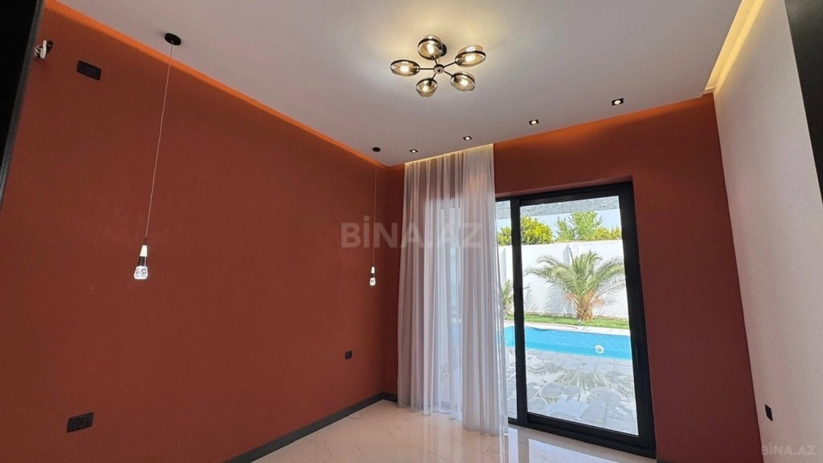 Satılır 5 otaqlı həyət evi 260 m²