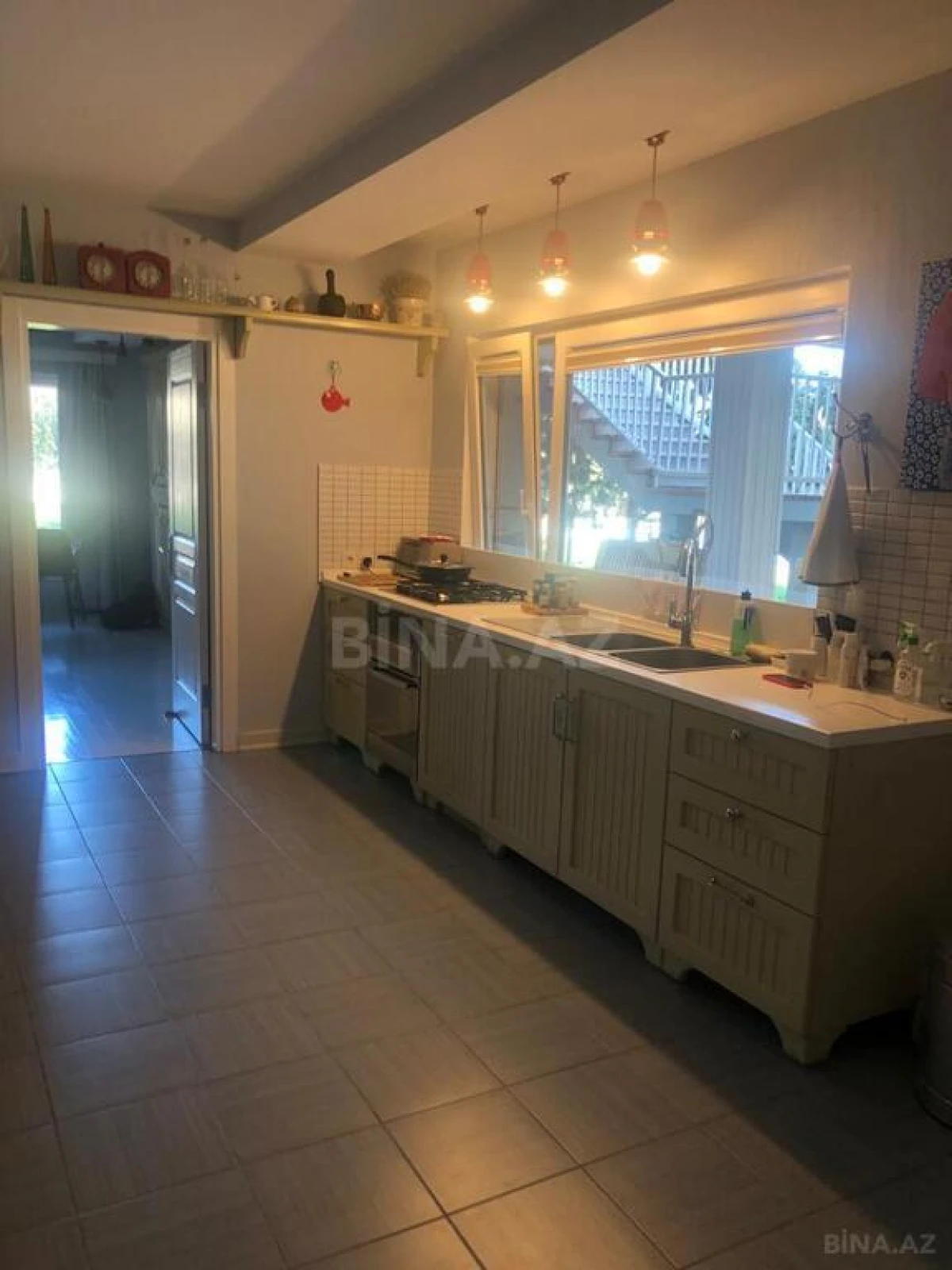Satılır 7 otaqlı həyət evi 425 m²