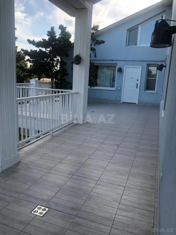 Satılır 7 otaqlı həyət evi 425 m²