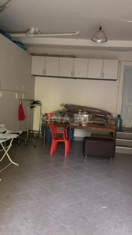 Satılır 7 otaqlı həyət evi 425 m²