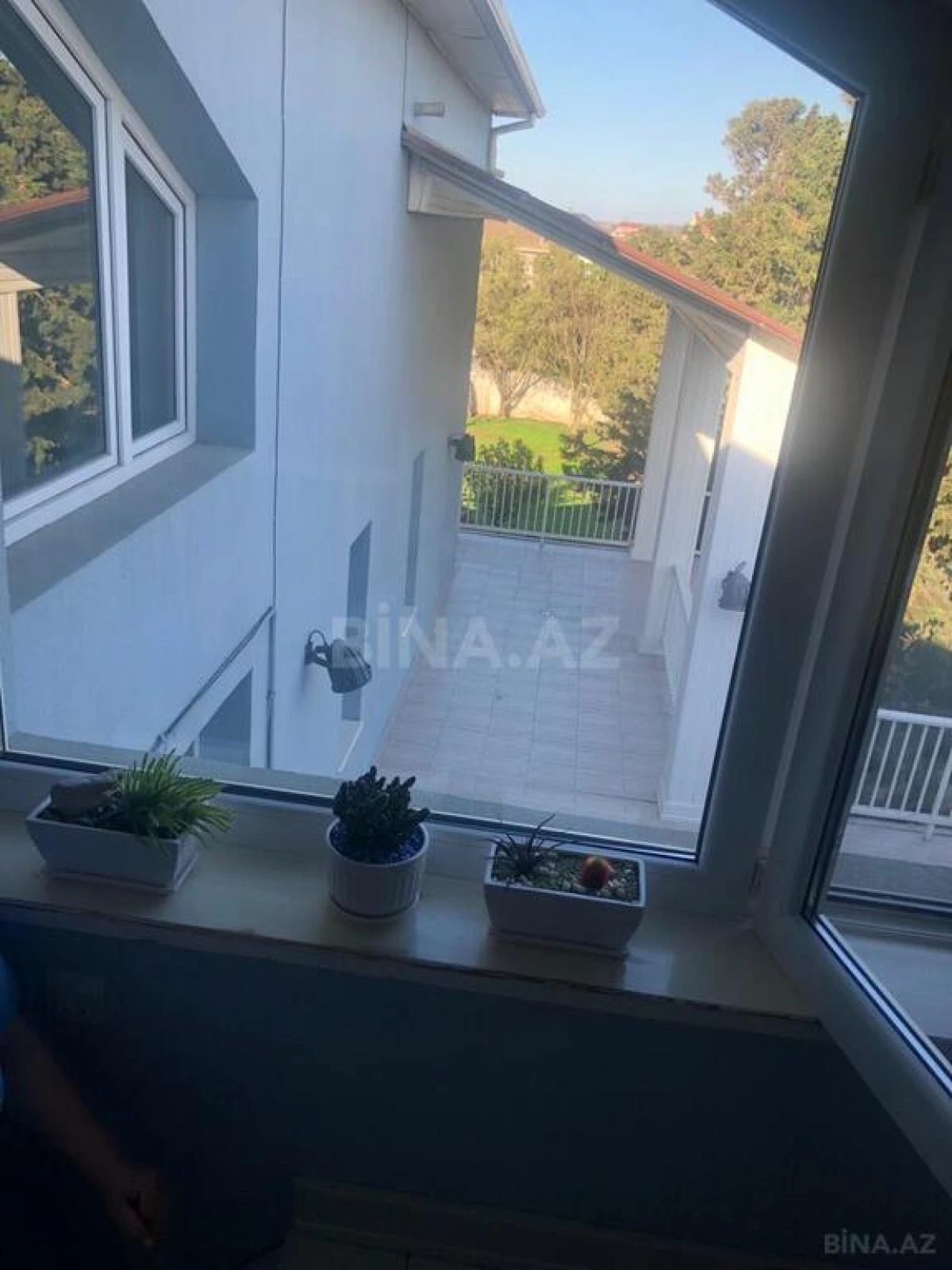 Satılır 7 otaqlı həyət evi 425 m²