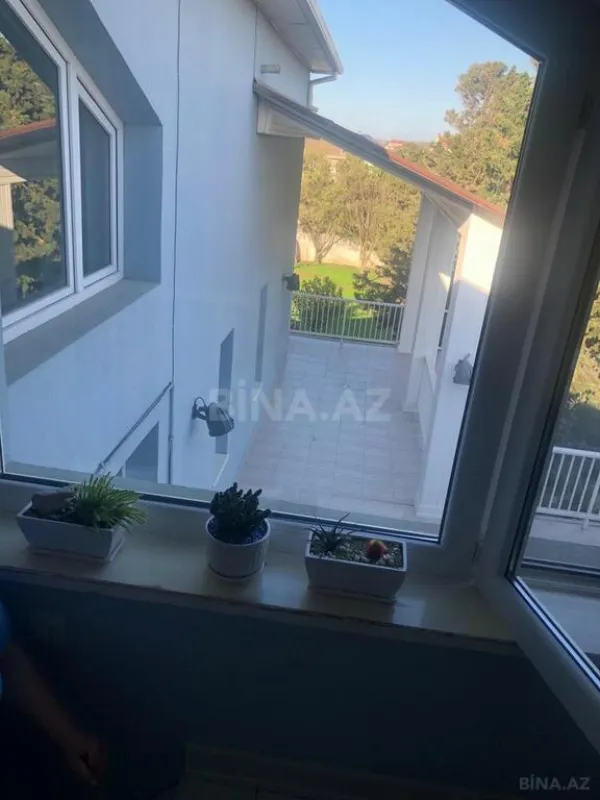 Satılır 7 otaqlı həyət evi 425 m²