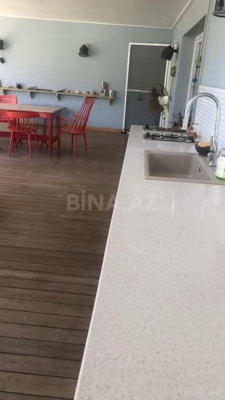 Satılır 7 otaqlı həyət evi 425 m²