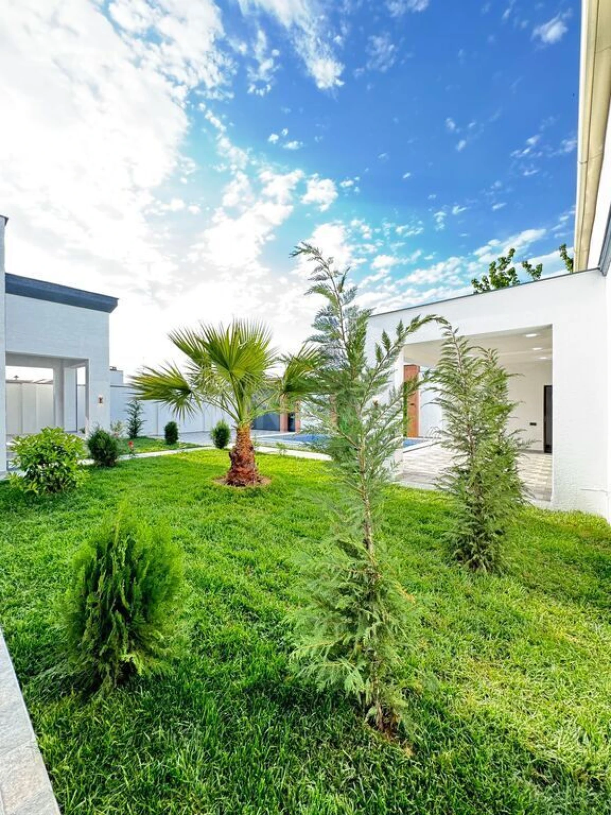 Satılır 4 otaqlı həyət evi 200 m²