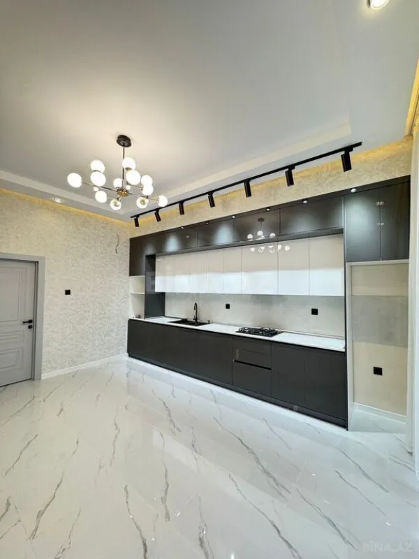 Satılır 4 otaqlı həyət evi 200 m²