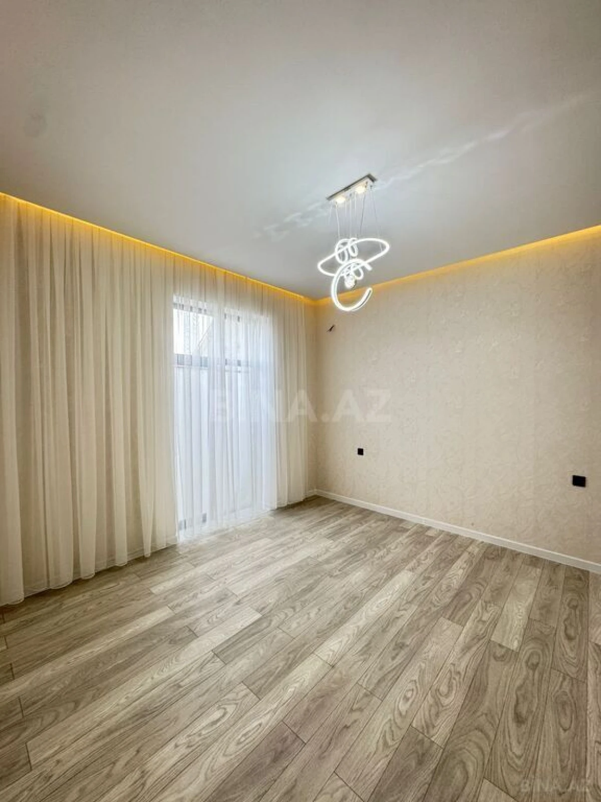Satılır 4 otaqlı həyət evi 200 m²