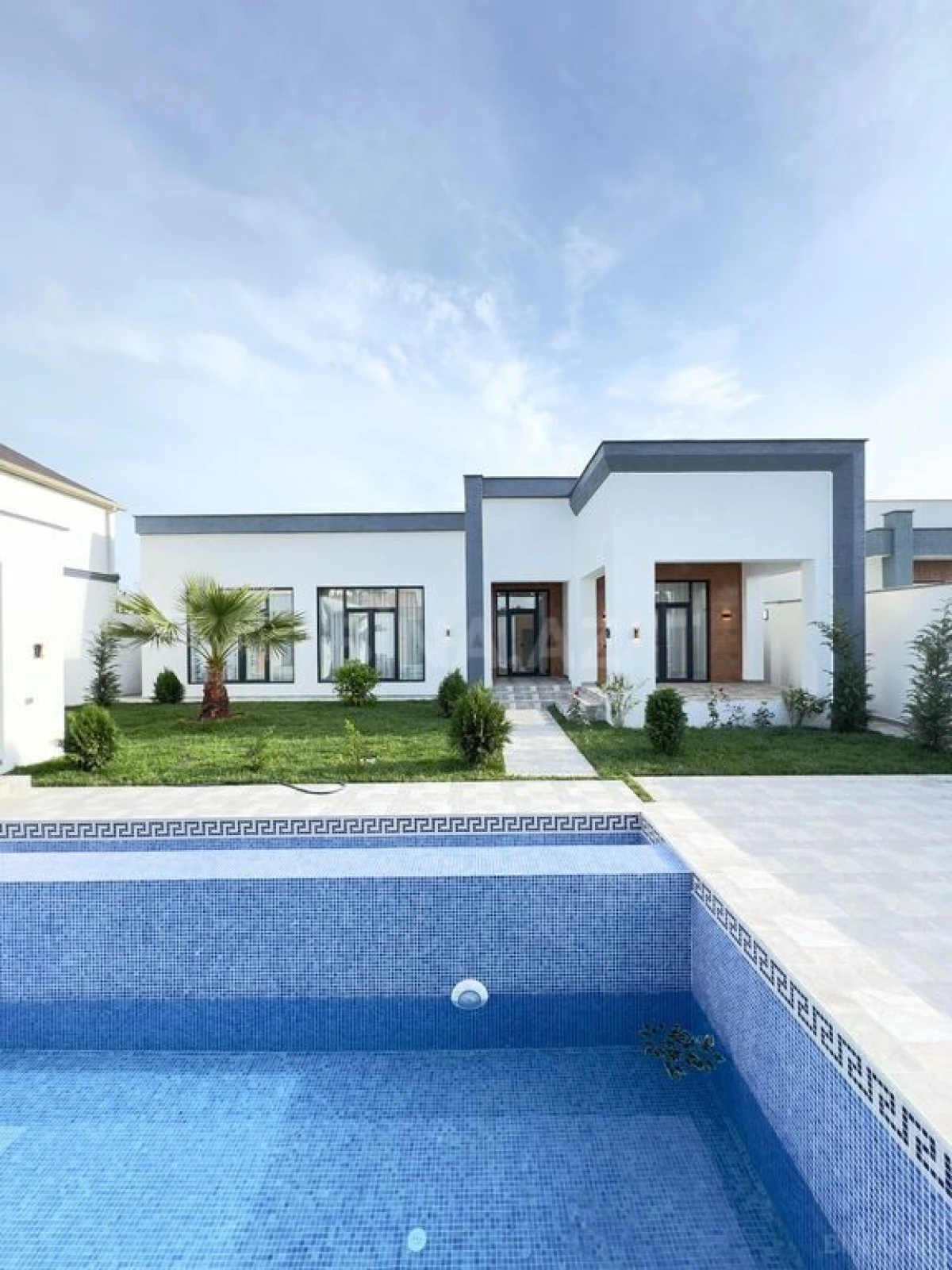 Satılır 4 otaqlı həyət evi 200 m²