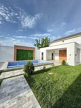 Satılır 4 otaqlı həyət evi 200 m²