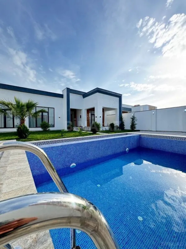 Satılır 4 otaqlı həyət evi 200 m²