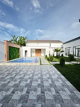 Satılır 4 otaqlı həyət evi 200 m²