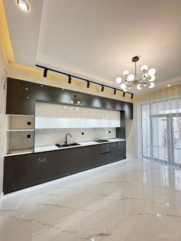 Satılır 4 otaqlı həyət evi 200 m²