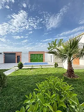 Satılır 4 otaqlı həyət evi 200 m²