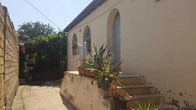 Satılır 4 otaqlı həyət evi 200 m² — Bakı, Badamdar 4 otaq 200.00 m²